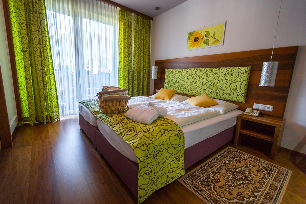 Hotel Paradiesquelle Пухберг-ам-Шнеберг Экстерьер фото